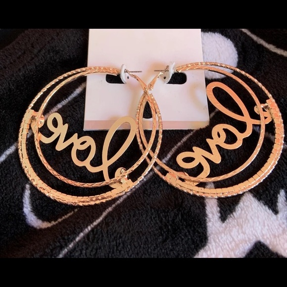 💗 Rose Gold Rhinestone Love Earrings 💗 - Picture 2 of 2